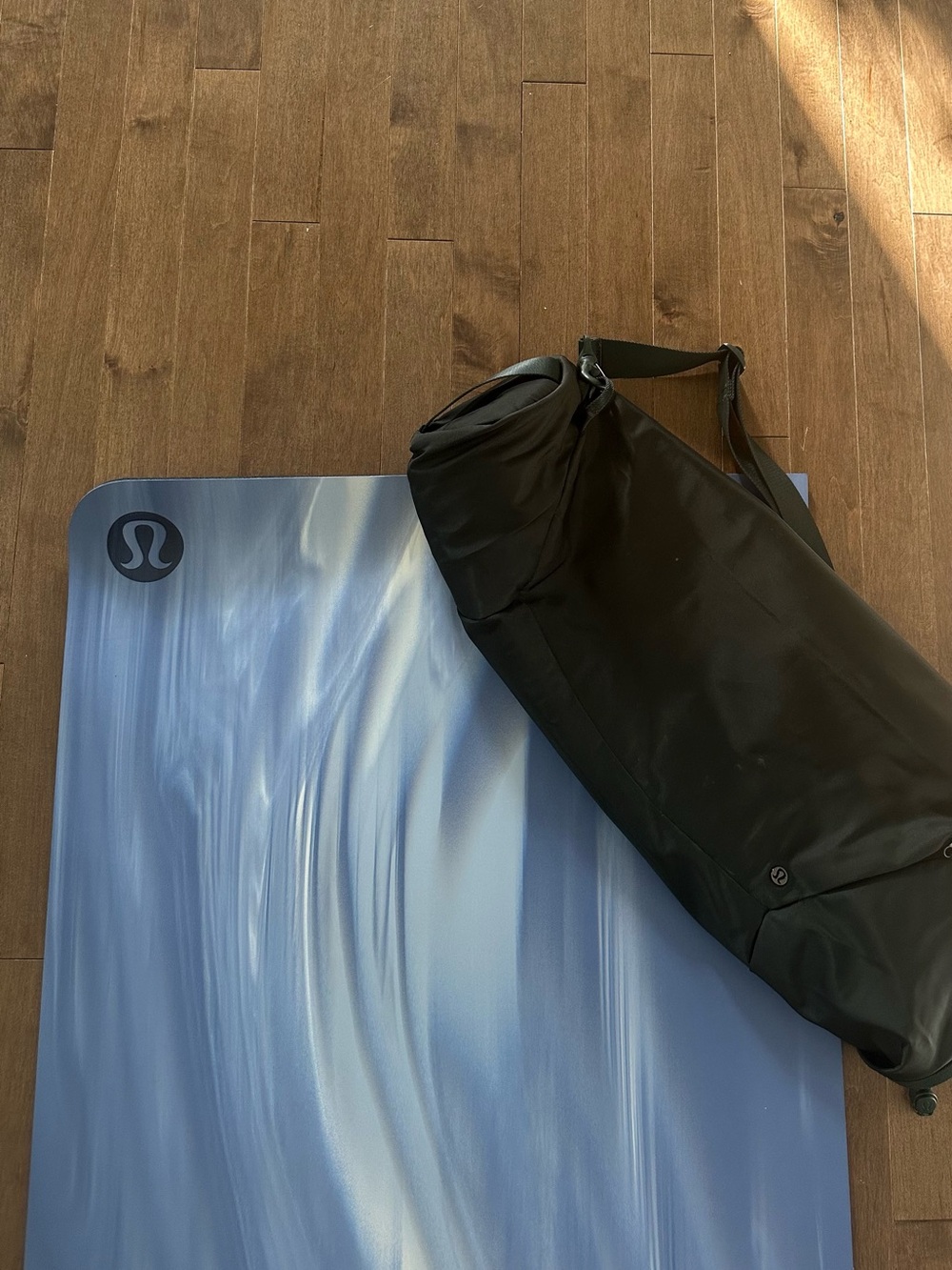 lululemon athletica blue yoga mat with black duffel